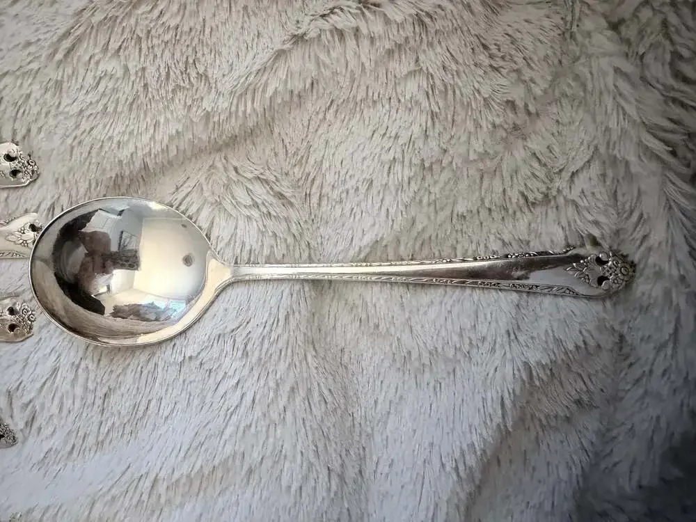Holmes & Edwards Lovely Lady Silverplate Gumbo Soup Spoon